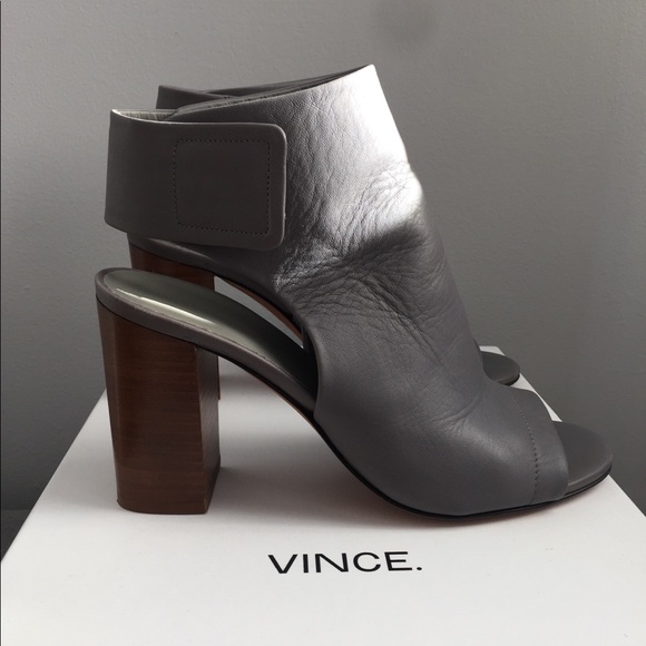 VINCE Faye Bootie. - Picture 4 of 6